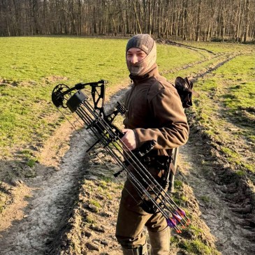 Première sortie de chasse à l’arc sur mon territoire au printemps 2025