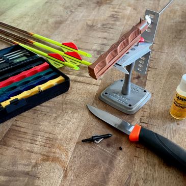 Kit Lansky Deluxe, Magnus Stinger, flèches de chasse et couteau Morakniv Companion