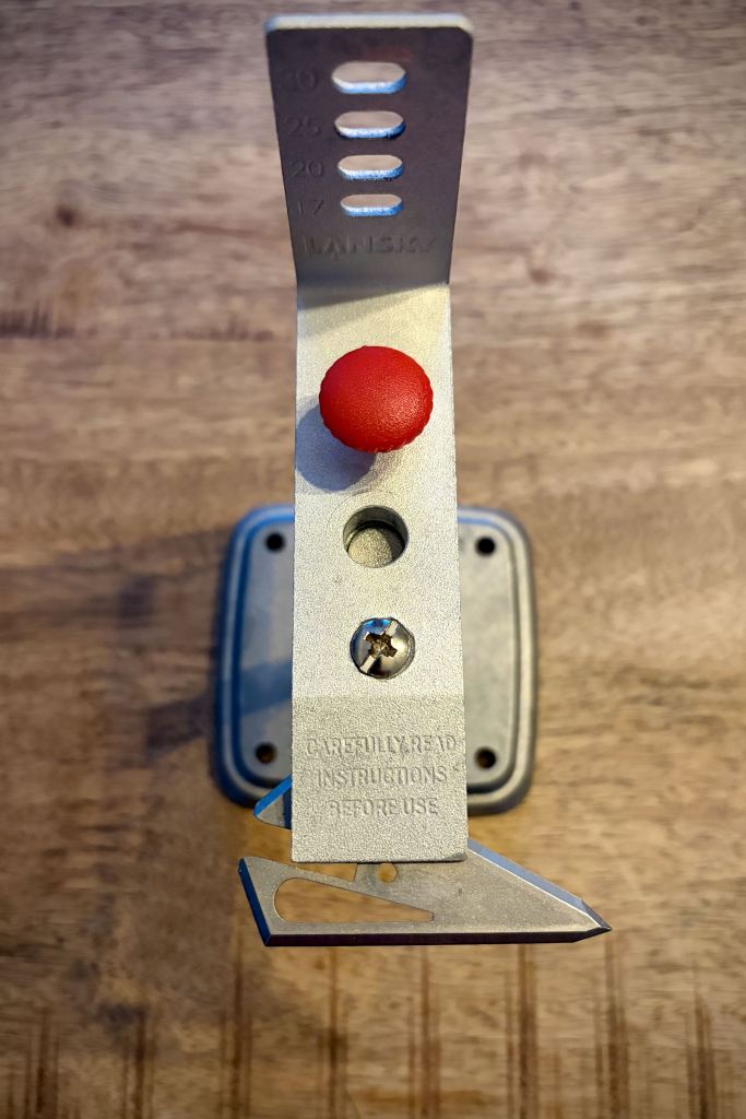 Positionnement d'une lame Magnus Stinger 125 grains dans le système Lansky Deluxe avec réglage à 25 degrés